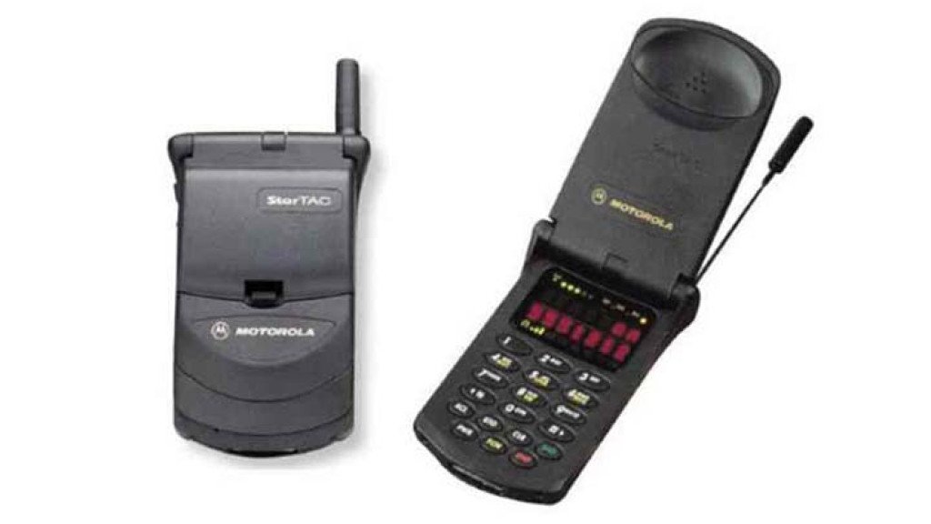 Motorola StarTAC (1996)